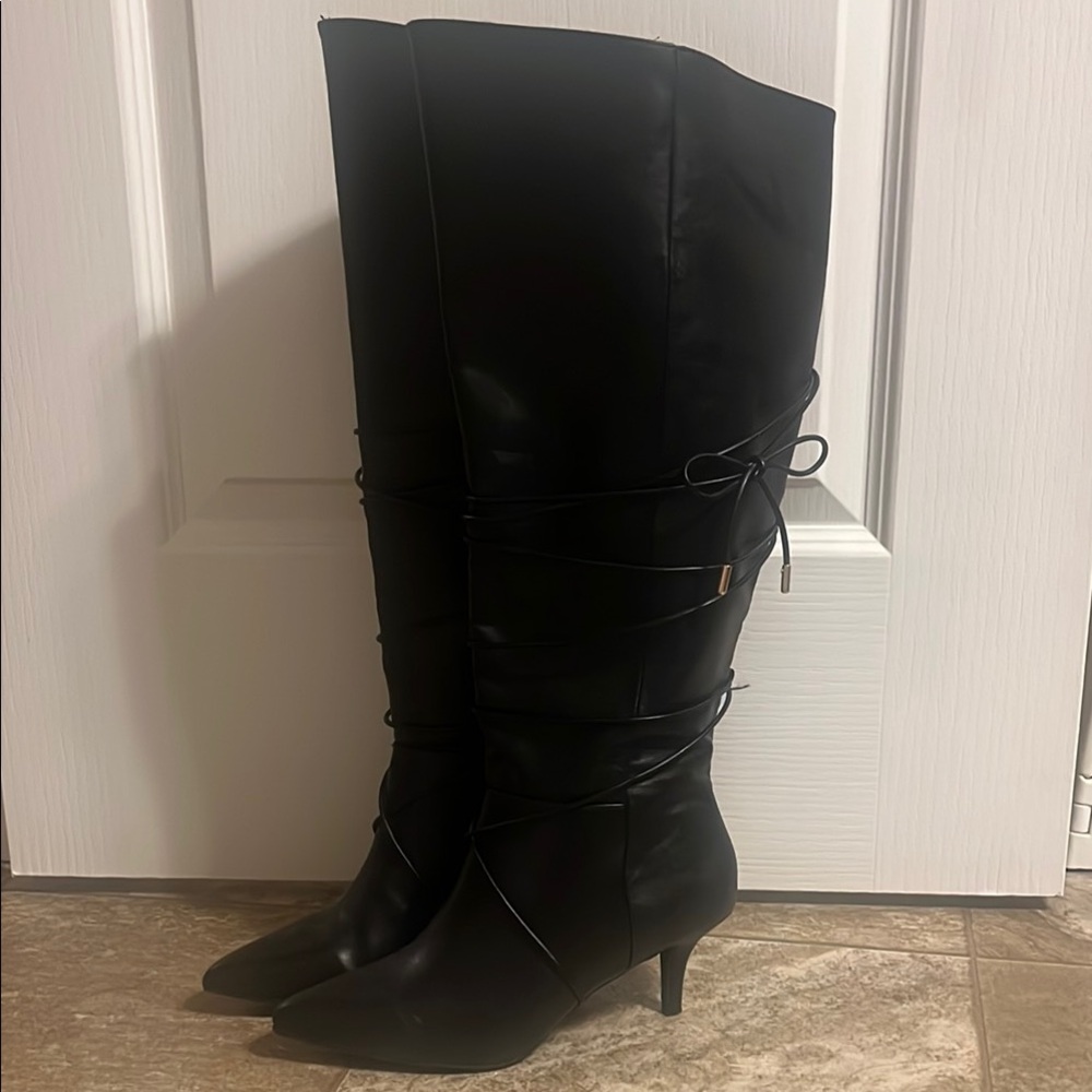 Black Women's Knee-High Boots